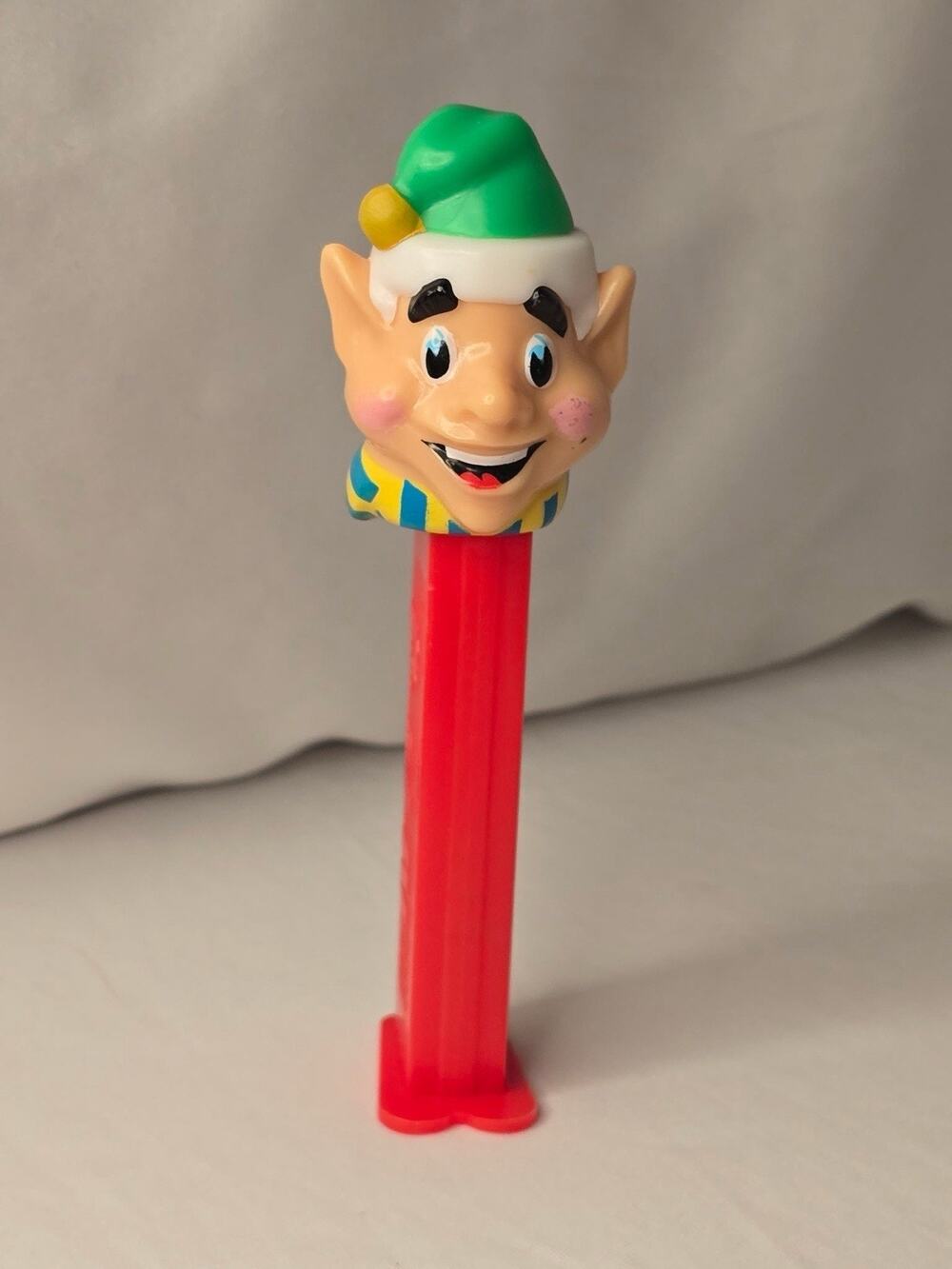PEZ Christmas Elf Dispensar - 2002 - Discontinued